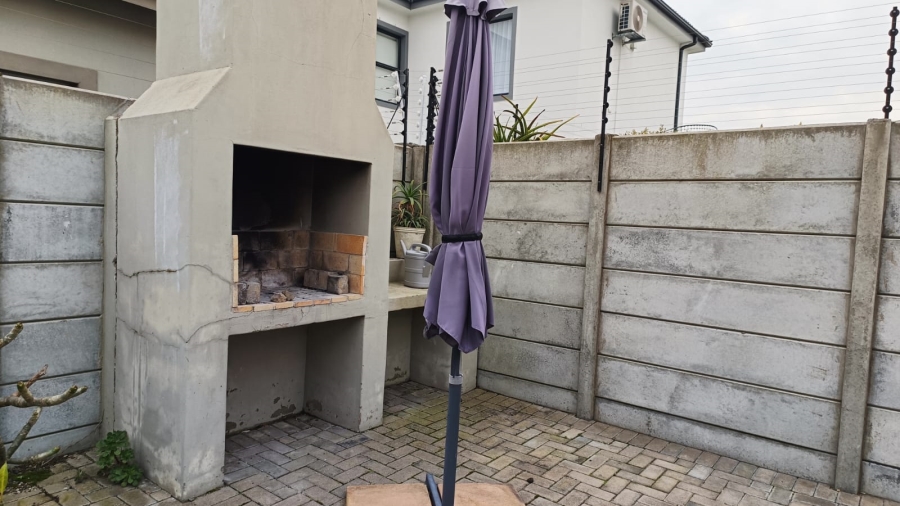 3 Bedroom Property for Sale in Parklands North Western Cape